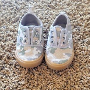 5 For $15 ---3 For $10 ******Old Navy shoes